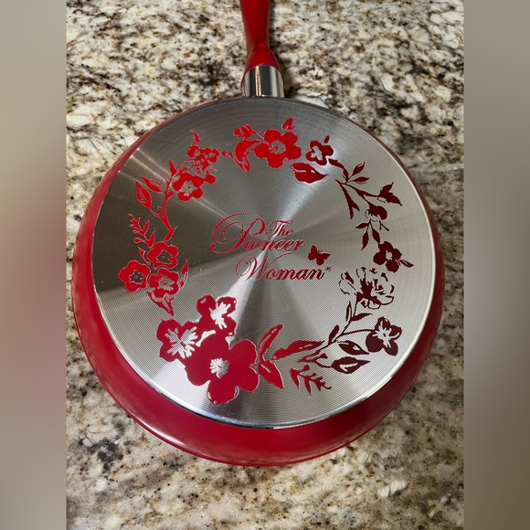 The Pioneer Woman Timeless Beauty Frying Pan - Picture 9 of 11